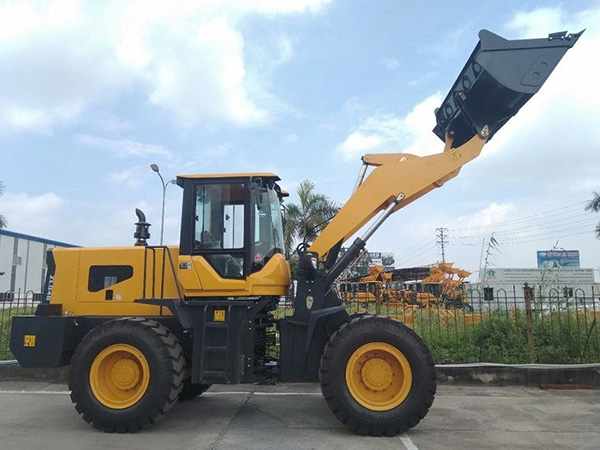 Xe máy xúc lật JingYu ZL948 gầu 1.5 - 2m3 động cơ 6 máy