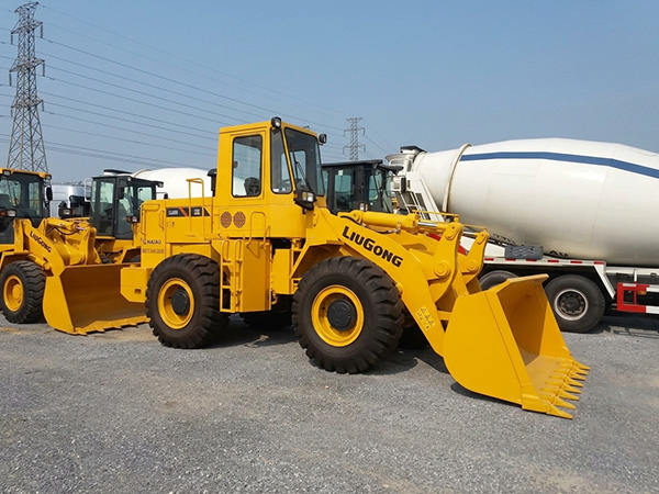 Xe máy xúc lật LiuGong ZL40B gầu 2.2m3